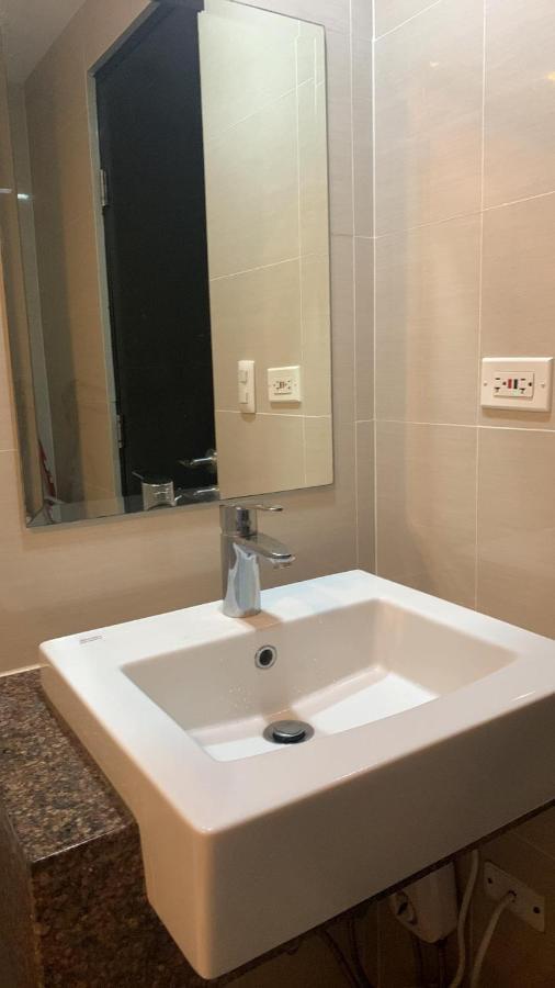 81 Newport Boulevard Cluster 4 - 8F Across Naia Airport, Terminal 3 Пасай Екстериор снимка